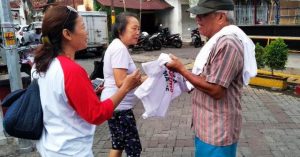 Blusukan ke Kampung Pecinan Surabaya, Begini Aksi Pendukung Capres 01