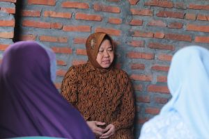 Walikota Surabaya Beri Pekerjaan Istri Petugas KPPS Yang Meninggal