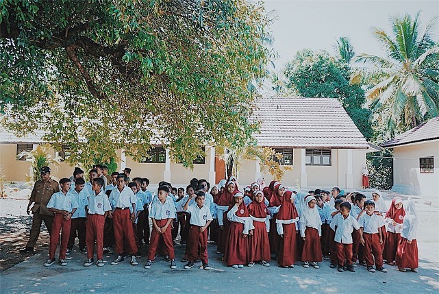 Pelajar Surabaya Semangati Anak Korban Gempa