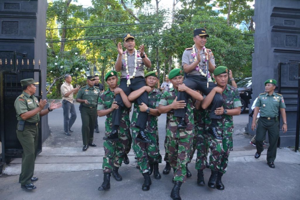Pelepasan Kapolrestabes Surabaya di Korem Bhaskara Jaya