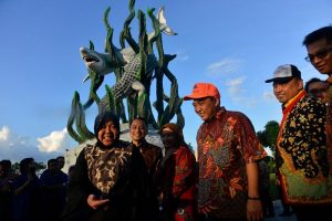 Walikota Surabaya Resmikan Patung Suroboyo