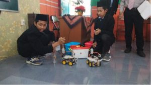 Santri Muhammadiyah Jember Ciptakan Robot Pemadam Kebakaran