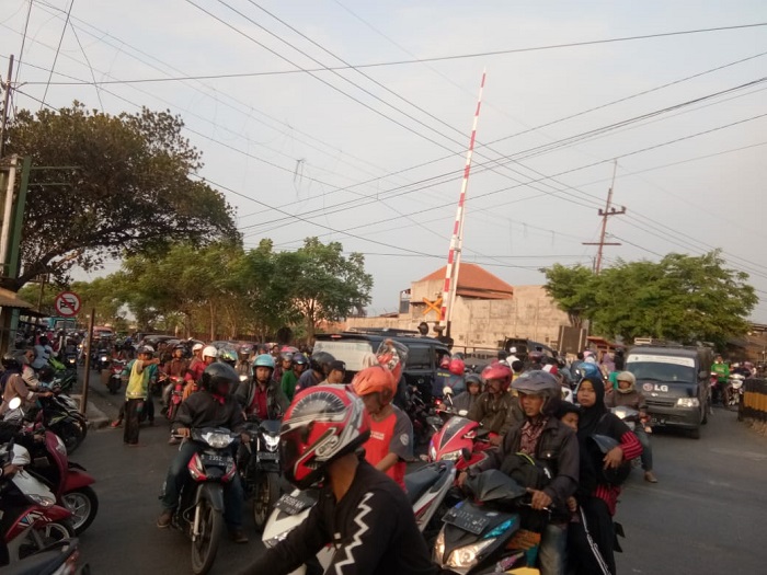 Kemacetan Jalan M Yamin Krian Butuh Perhatian Polisi
