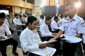 Di Surabaya Siswa Berprestasi Beasiswa Belajar di Poltekbang