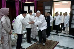Walikota Surabaya Gelar Open House di Balai Kota