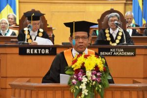 Prof. Dr. Budi Prasetyo, Drs. M.Si Wadek FISIP Unair Tutup Usia