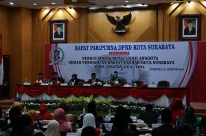 Hari Anggota Dewan Terpilih Dilantik di Gedung DPRD Surabaya