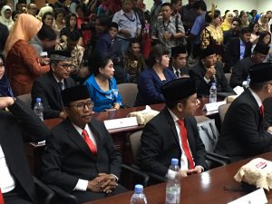 Ini Pesan Gubernur Jatim Kepada Anggota DPRD Surabaya 2019-2024