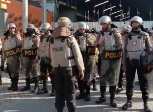 Penyegelan Pasar Buah Tanjungsari Surabaya Berjalan Tanpa Perlawanan