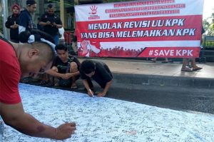 CFD Taman Bungkul Jadi Sarana Pro-Kontra Revisi UU KPK