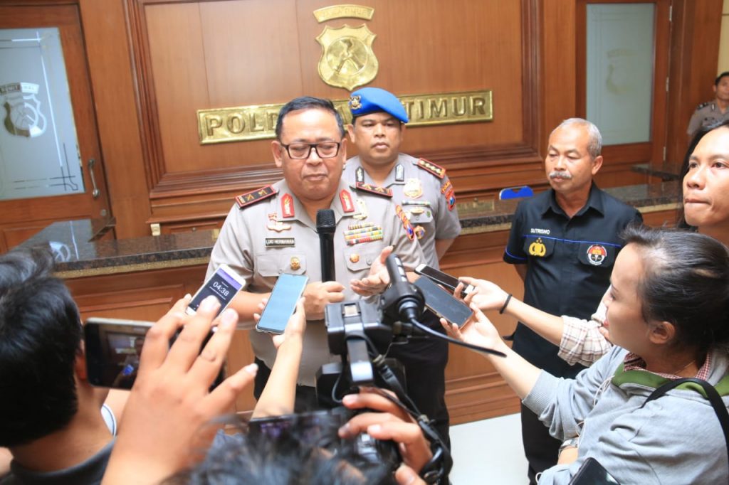 Sambut HUT TNI ke 74, Kapolda Jatim Gratiskan SIM Untuk 2000 Anggota