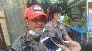 Satpol PP Surabaya Tertibkan PKL di Jalan Anggrek