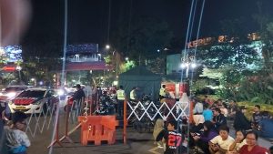 Amankan Gerak Jalan Mojokerto, Puluhan Petugas  Berjaga di Depan KBS