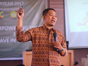 Viral Baliho Risma-Eri, SSC : Memancing Calon Potensial Pilwali Surabaya 2020