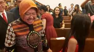 Kunjungan Risma ke GKI Diponegoro Disambut Antusias Jamaat Gereja