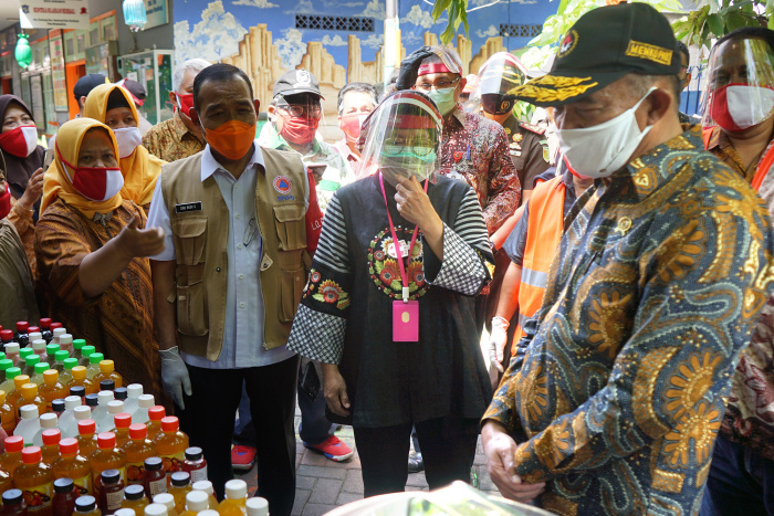 Menko PMK Kunjungi Sektor Tangguh di Surabaya