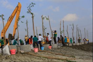 Walikota Surabaya Pantau Progres Perbaikan Stadion GBT