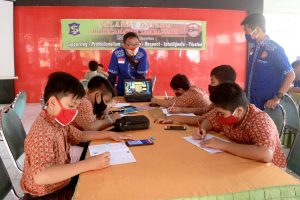 Wifi Kecamatan Tambaksari Dimanfaatkan Pelajar SD dan SMP