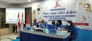 Patuhi Instruksi Ketum, Demokrat Surabaya Berbagi Tali Asih