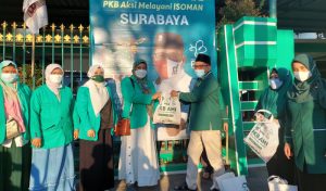 DPC PKB Kota Surabaya Bagi-Bagi Ribuan Paket Sembako