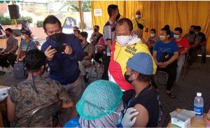 Kejar Target, Golkar Jawa Timur Gelar Vaksinasi Massal