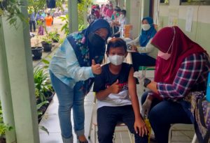 Vaksinasi Siswa SD, F-PDIP Surabaya : Percepat Kekebalan Komunal untuk Menyambut PTM