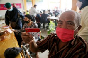 Dinsos Kota Surabaya Bantu Salurkan KKS di Tiap Kecamatan