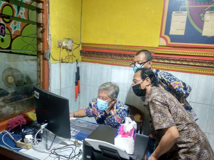 Camat dan Lurah Surabaya Mulai Tancap Gas Berkantor di Balai RW﻿