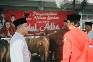 ﻿Hari Raya Idul Adha, PDIP Surabaya Potong 11 Kurban Sapi di RPH Pegirian