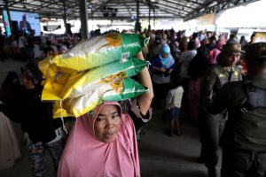 ﻿Tekan Inflasi, Gerakan Pangan Murah di Surabaya Diserbu Pembeli