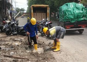 Cegah Banjir di Surabaya, Pemkot Bersama PDAM Geser Pipa di Manukan