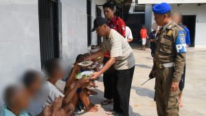 Usai Dibina di Liponsos, Pemkot Surabaya Pulangkan Pengemis Viral ke Daerah Asal