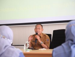 Dispendik Surabaya Siapkan 20.000 Seragam Baru untuk Siswa Gamis