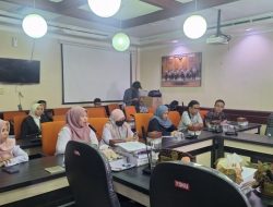 Komisi B DPRD Kota Surabaya gelar Rapat Dengar Pendapat Rencana Kenaikan Pajak Reklame