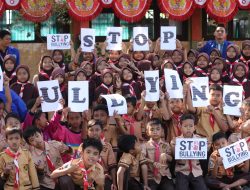 Cegah Perundungan Sejak Dini, KKN Universitas Maarif Hasyim Latif Sosialisasikan Anti Bullying Di SDN 2 Kalimati