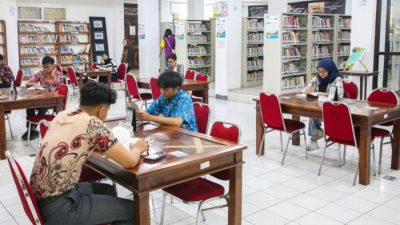 Tambah Koleksi Buku, Cara Dispusip Surabaya Tingkatkan Kunjungan ke Perpustakaan