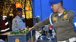 Tindaklanjuti Aduan Warga, Satpol PP Kota Surabaya Amankan 76 Minuman Beralkohol